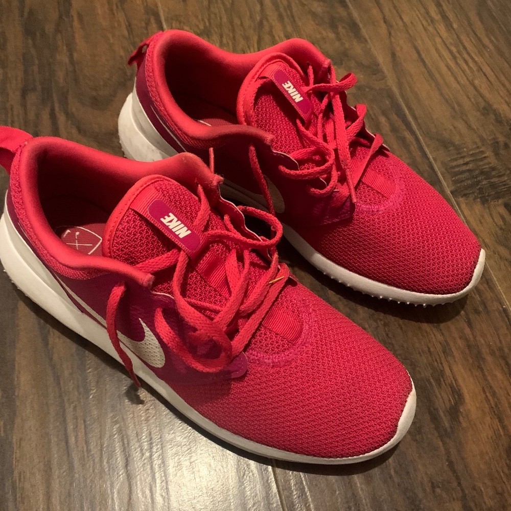 Women’s Nike Rosie G